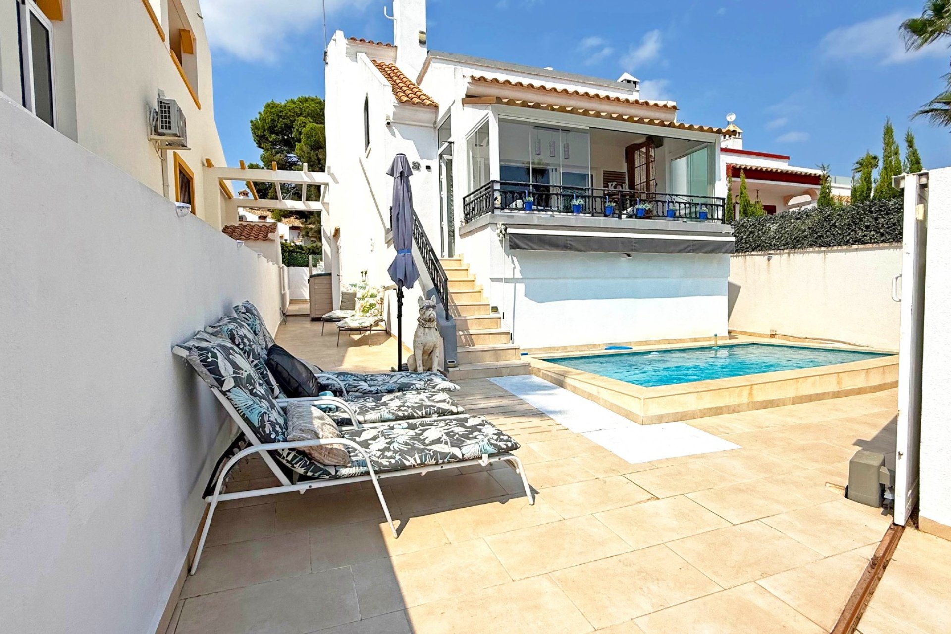 Resale - Villa -
Orihuela Costa - Villamartín