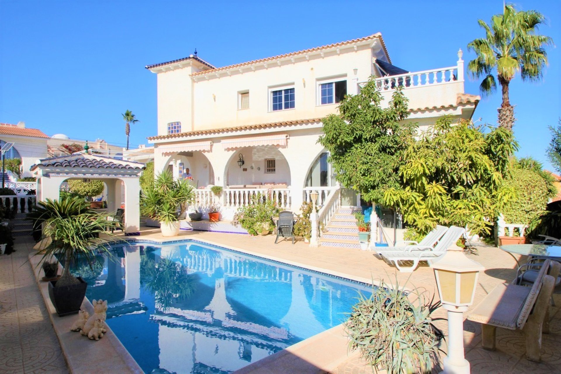 Resale - Villa -
Orihuela Costa - Villamartín