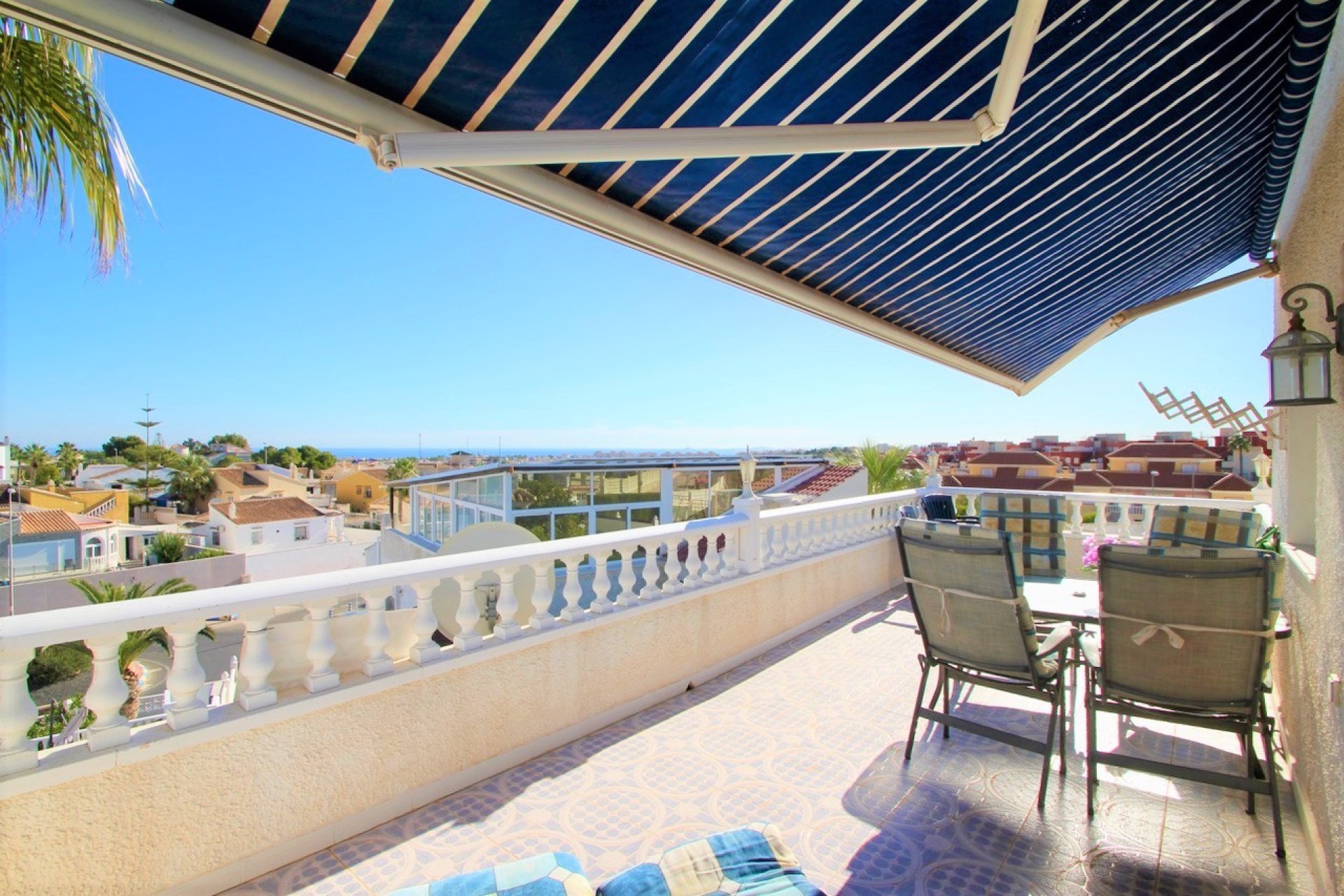 Resale - Villa -
Orihuela Costa - Villamartín