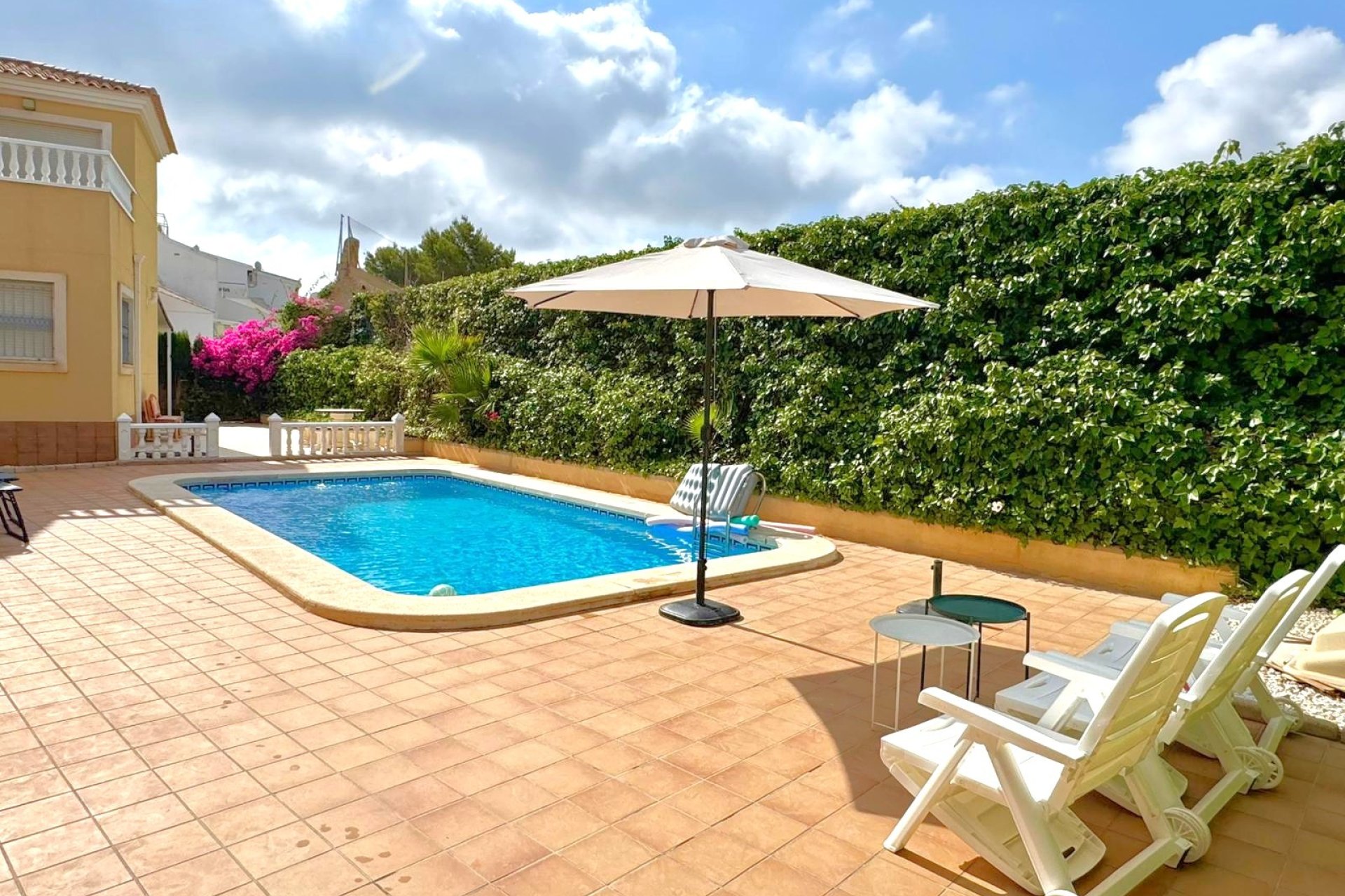 Resale - Villa -
Orihuela Costa - Villamartín