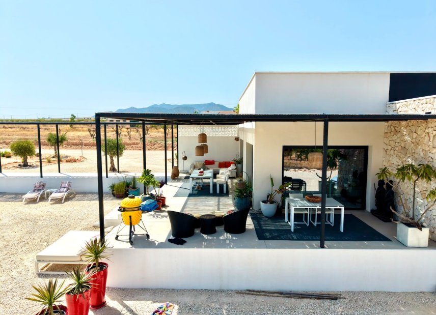 Resale - Villa -
Pinoso