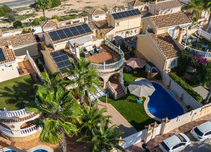 Resale - Villa -
Santa Pola - Gran Alacant