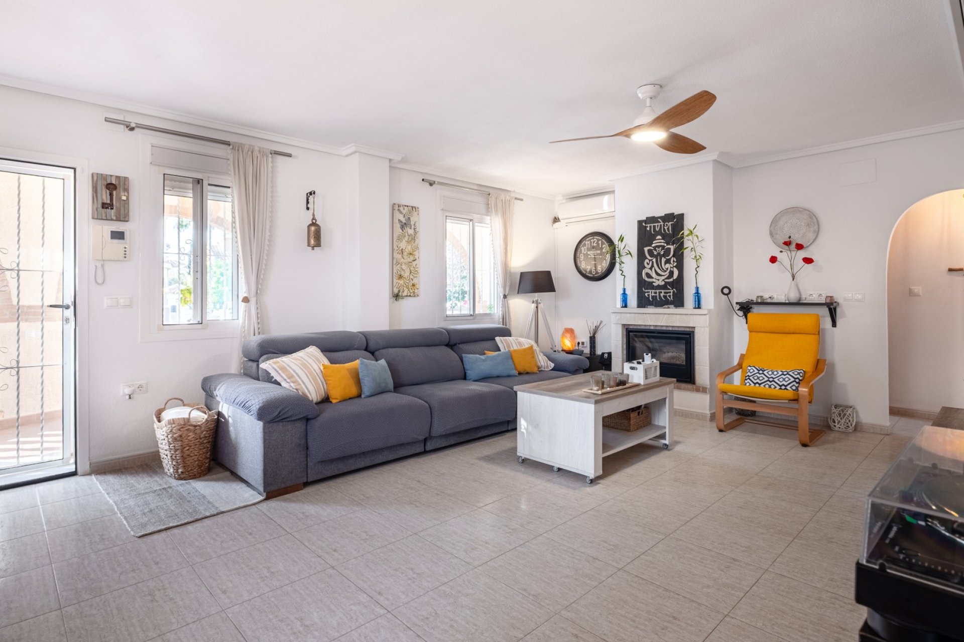 Resale - Villa -
Santa Pola - Gran Alacant