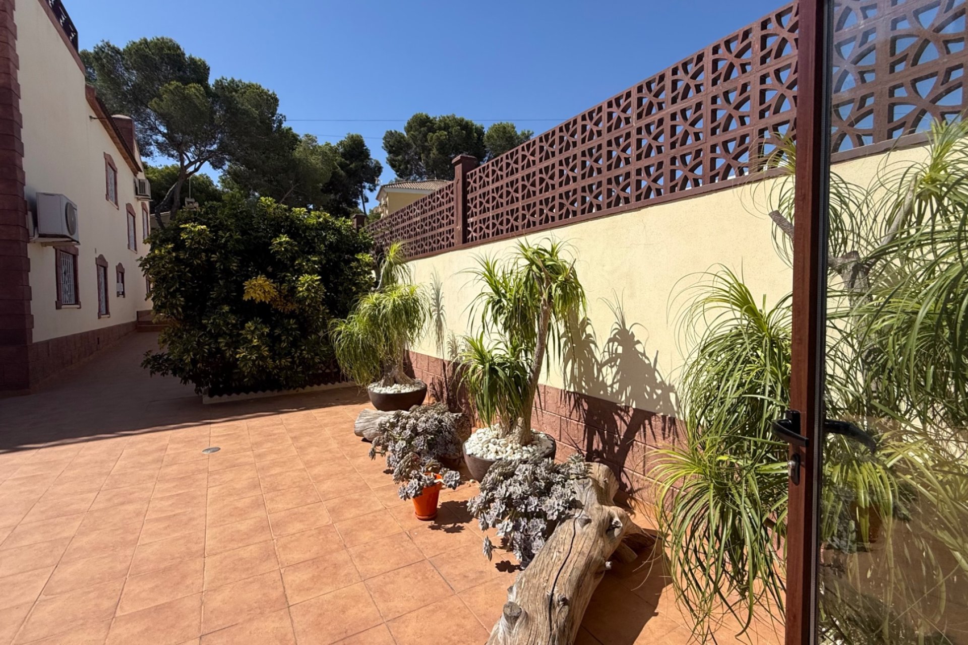 Resale - Villa -
Torrevieja - Costa Blanca