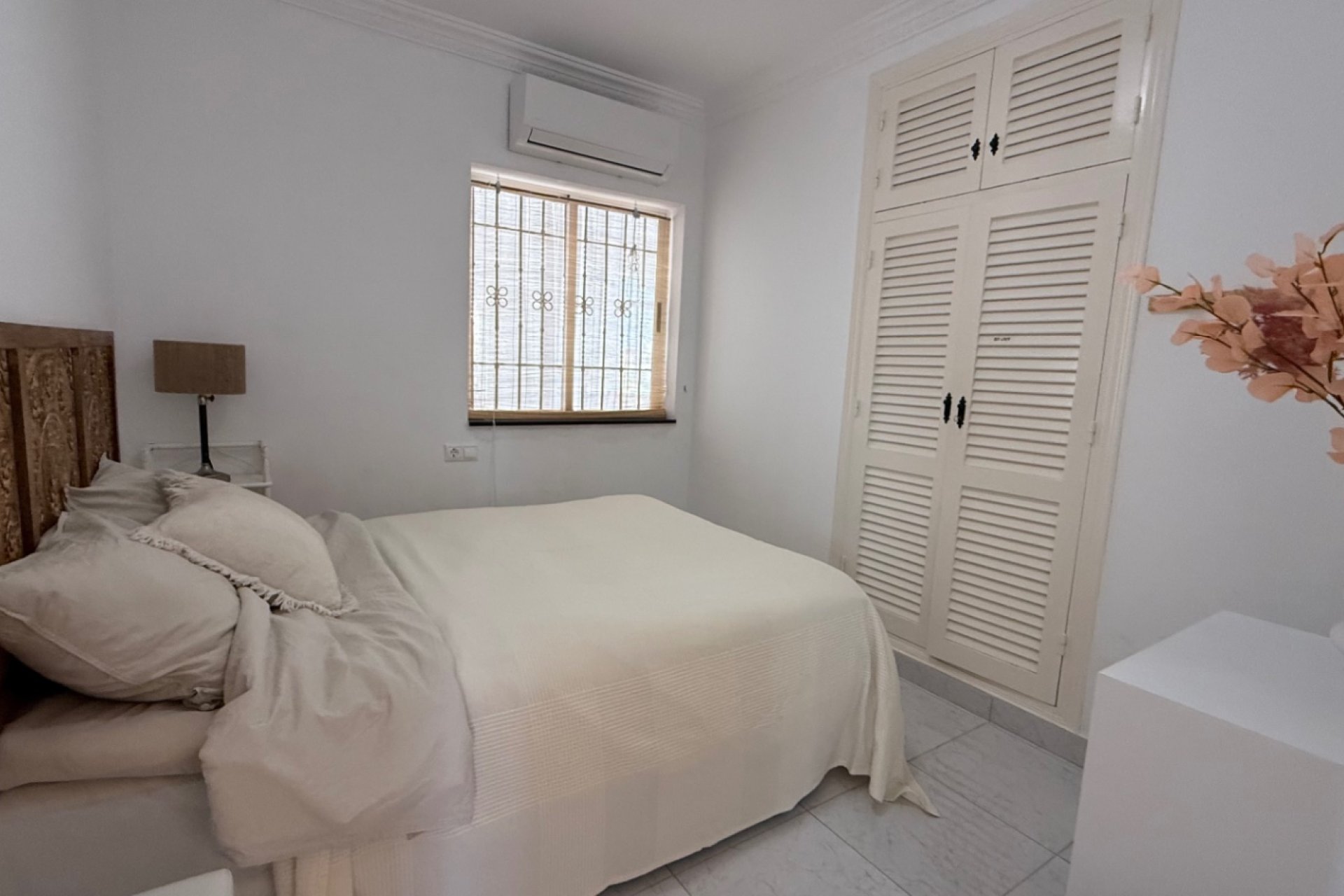 Resale - Villa -
Torrevieja - Costa Blanca