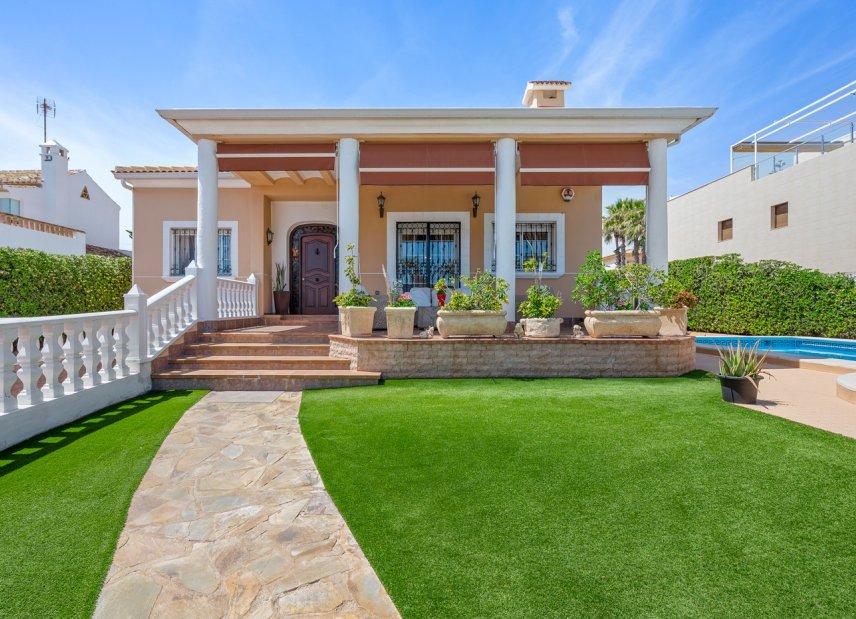 Resale - Villa -
Torrevieja - La Mata