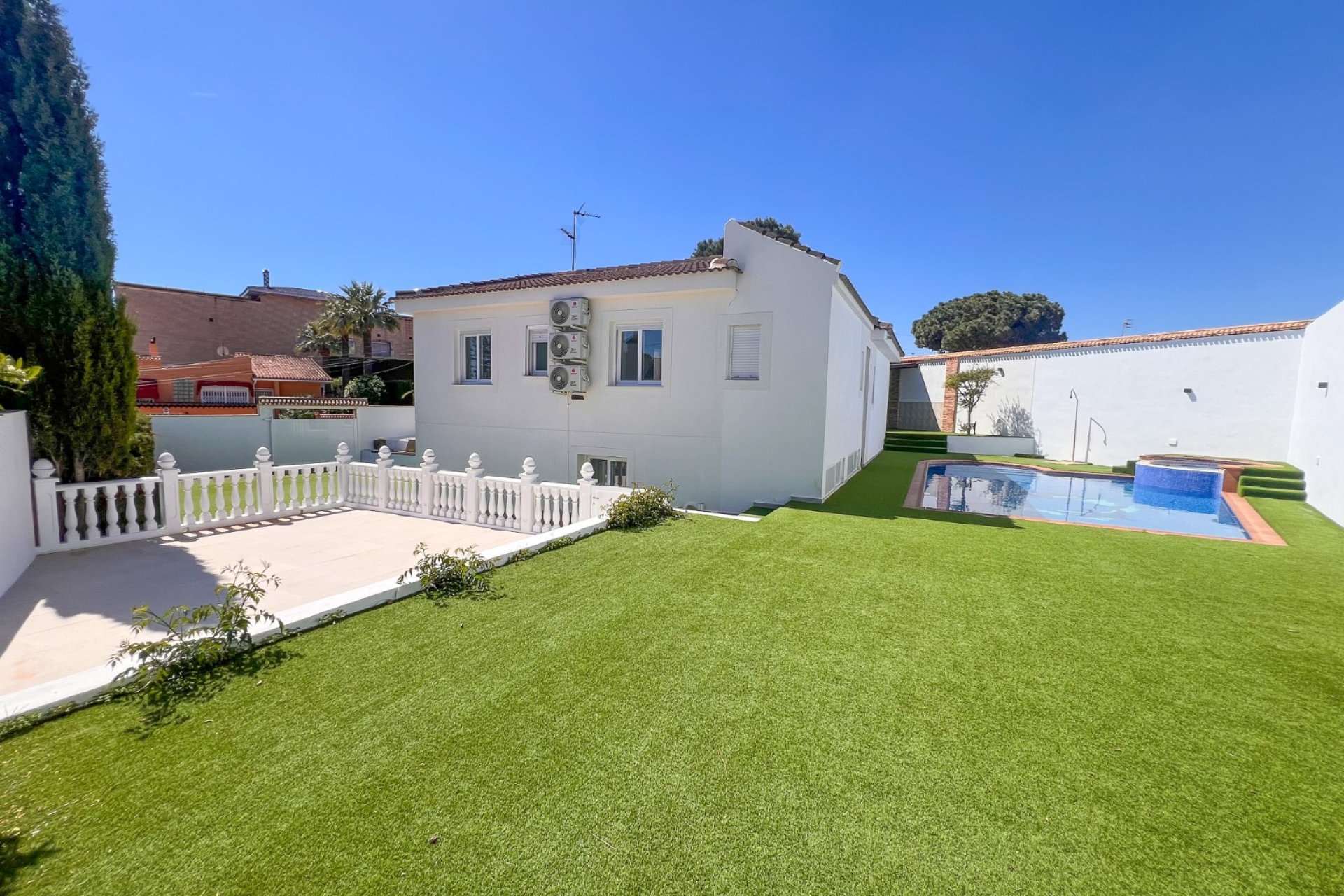 Resale - Villa -
Torrevieja - Los Balcones