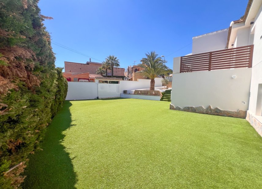 Resale - Villa -
Torrevieja - Los Balcones