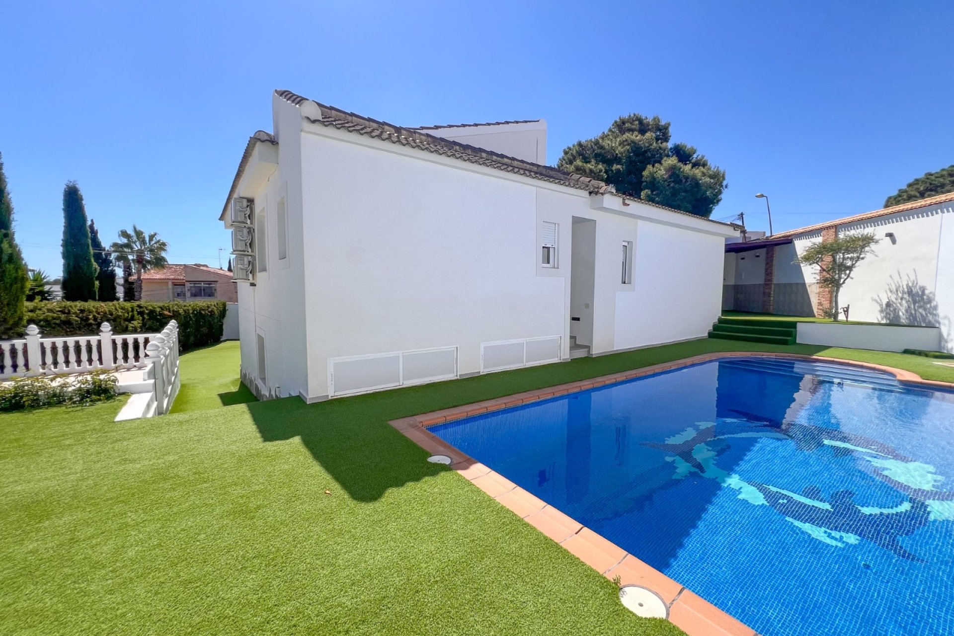 Resale - Villa -
Torrevieja - Los Balcones