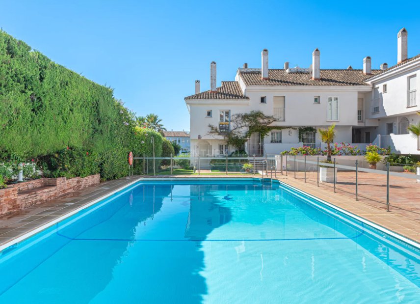 Reventa - Adosado -
Marbella - Puerto Banús