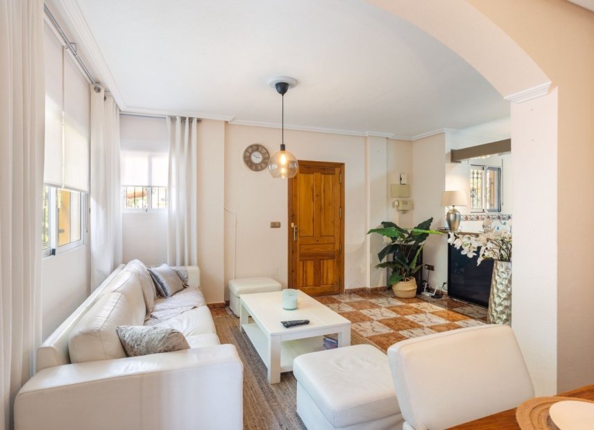 Reventa - Adosado -
Orihuela Costa - La Regia