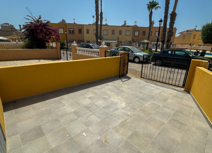 Reventa - Adosado -
Orihuela Costa - La Regia