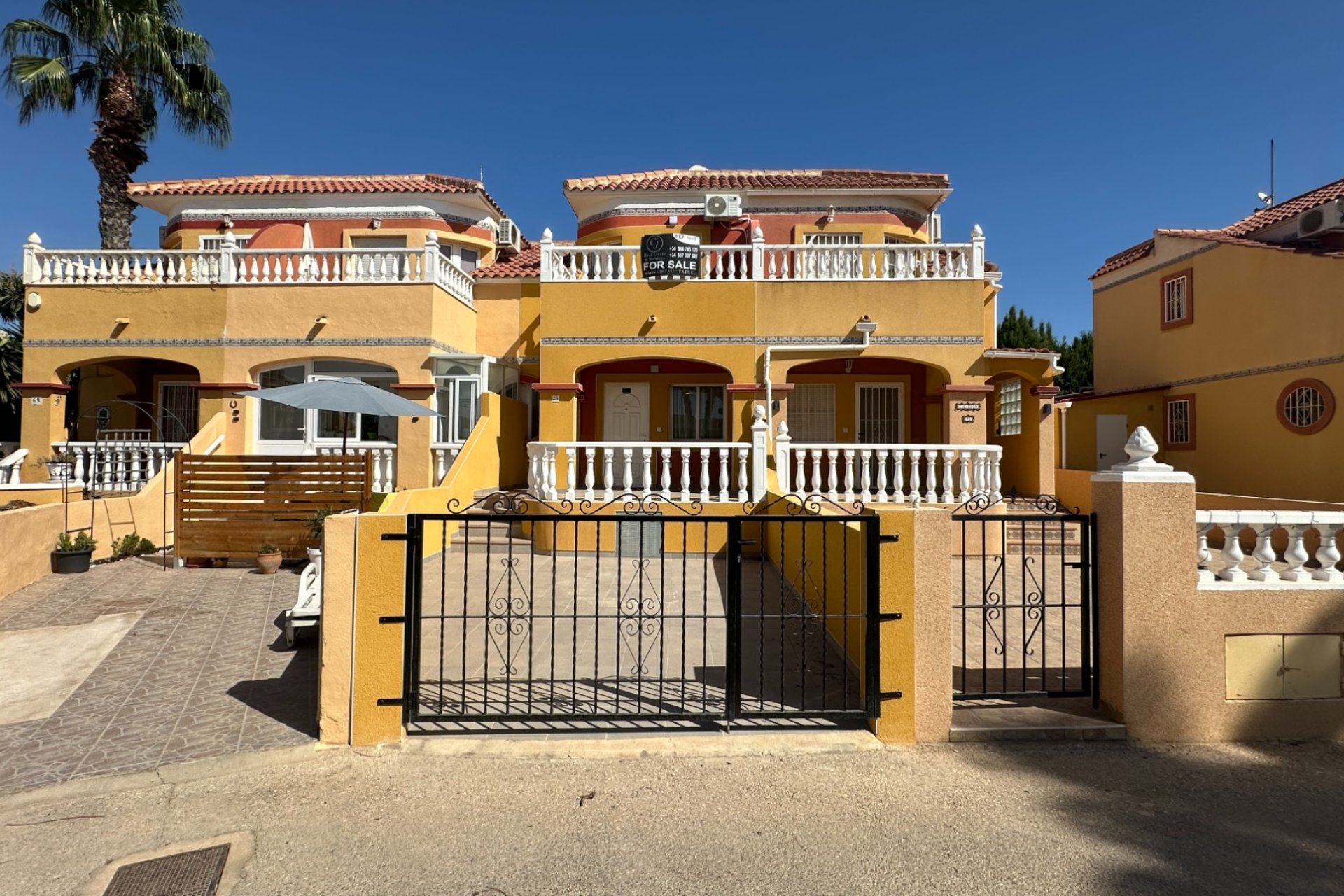 Reventa - Adosado -
Orihuela Costa - La Regia