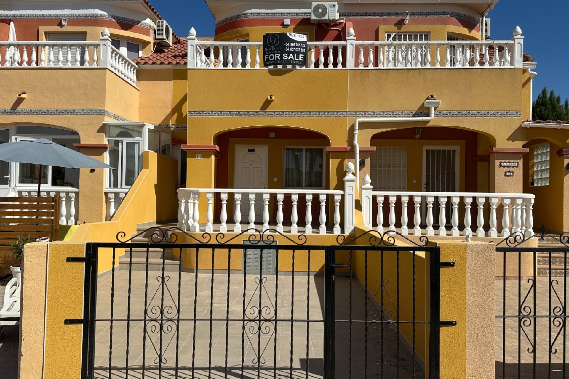 Reventa - Adosado -
Orihuela Costa - La Regia