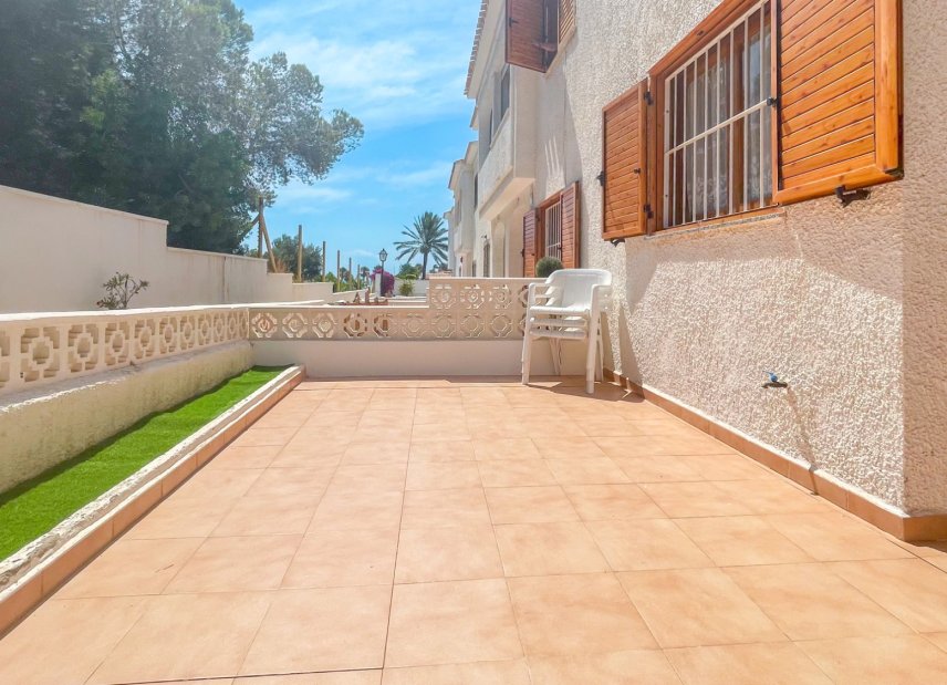 Reventa - Adosado -
Orihuela Costa - Playa Flamenca