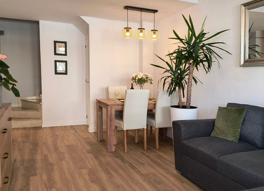 Reventa - Adosado -
Orihuela Costa - Punta Prima