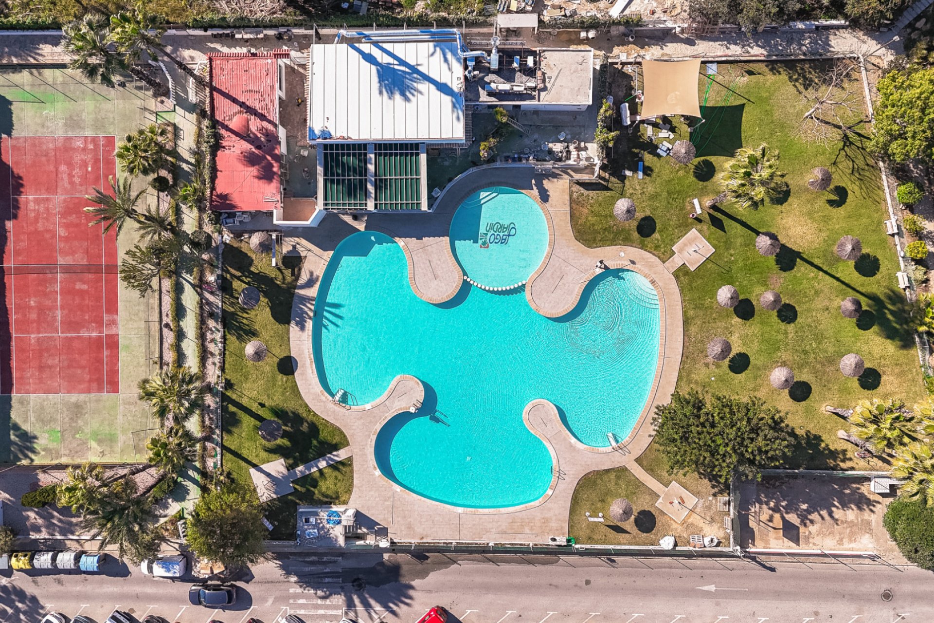 Reventa - Adosado -
Torrevieja - Lago Jardin
