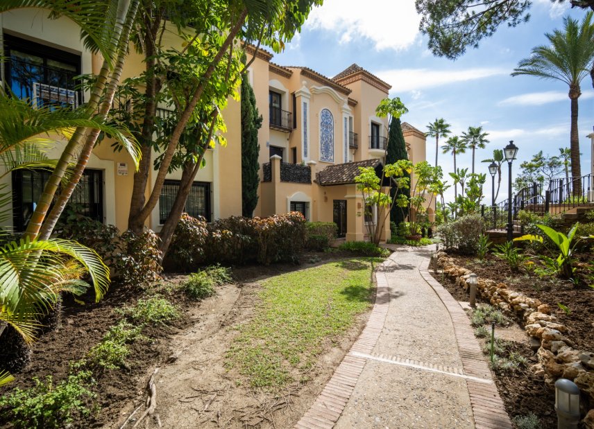 Reventa - apartment -
Benahavis - La Quinta