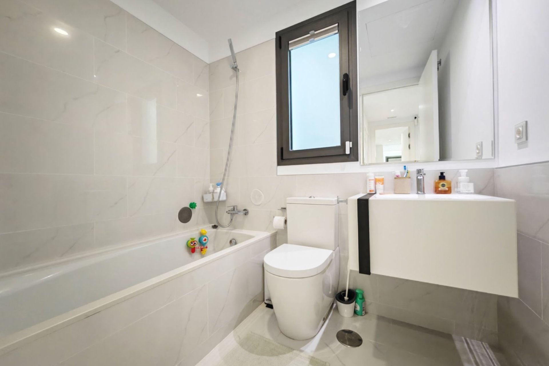 Reventa - apartment -
Estepona - New Golden Mile