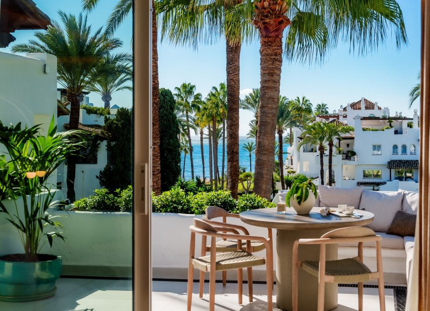 Reventa - apartment -
Estepona