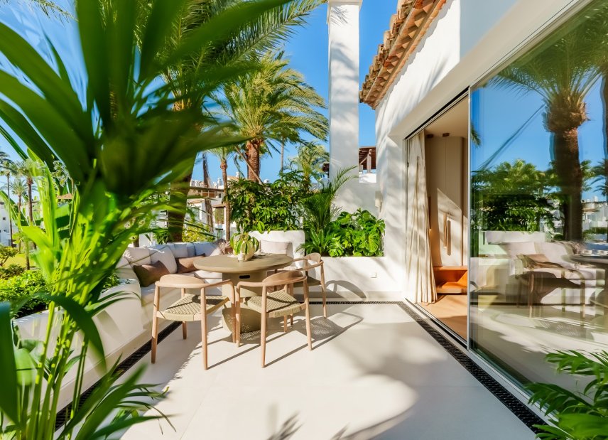 Reventa - apartment -
Estepona