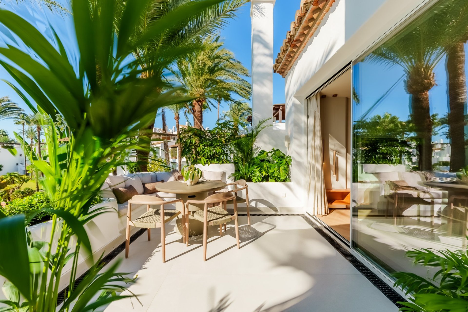 Reventa - apartment -
Estepona