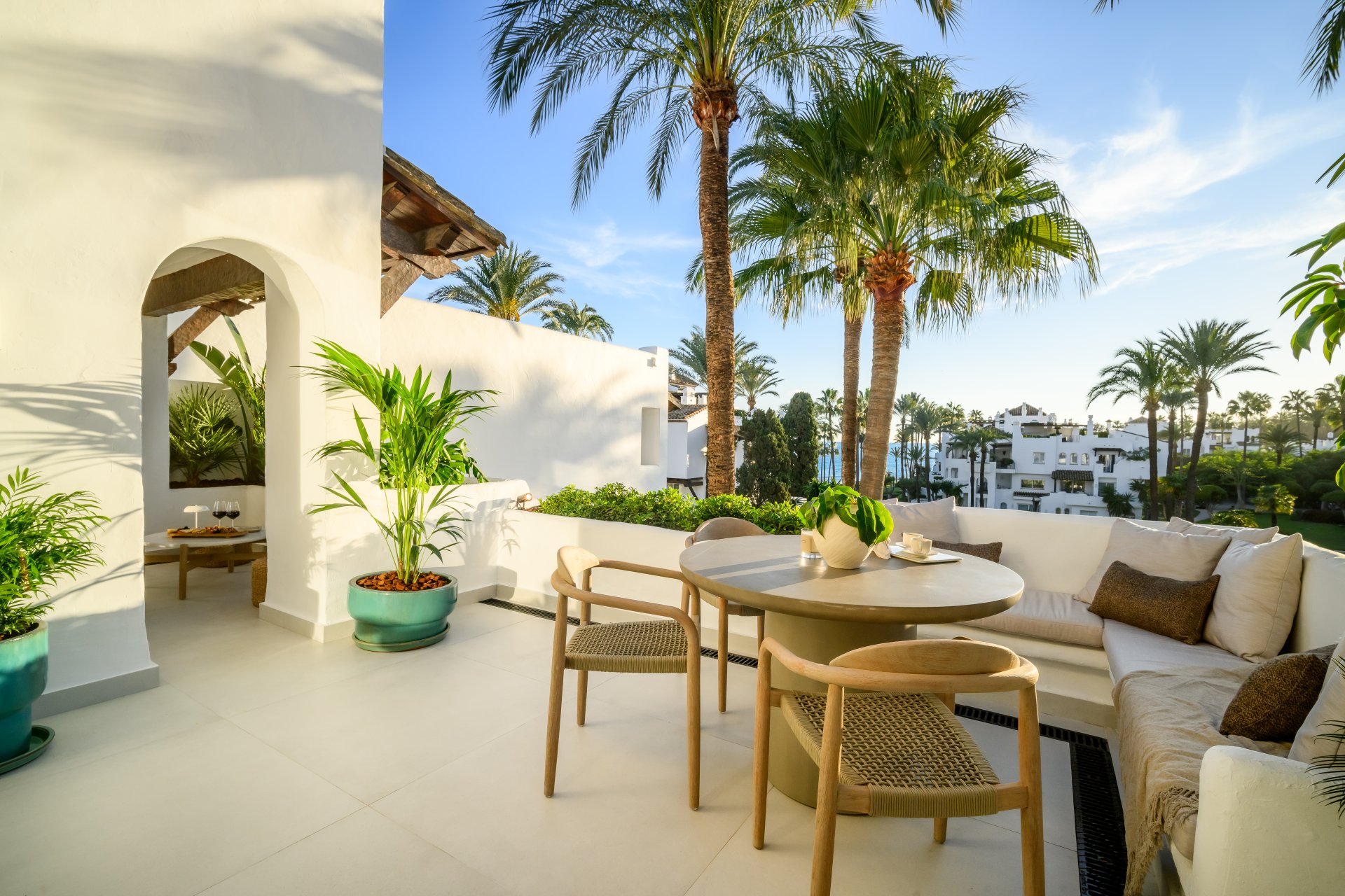 Reventa - apartment -
Estepona