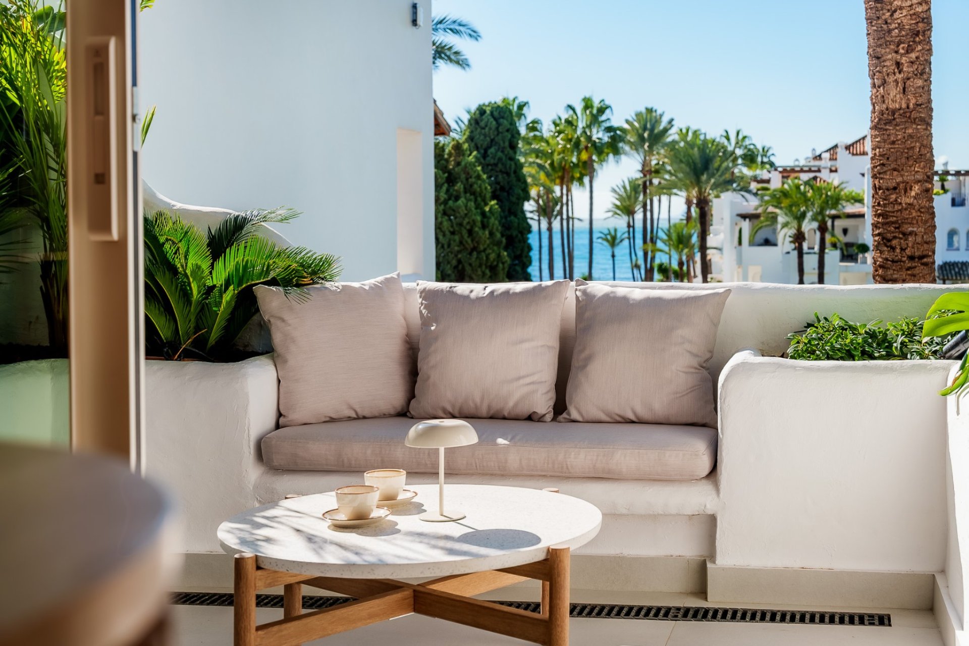 Reventa - apartment -
Estepona