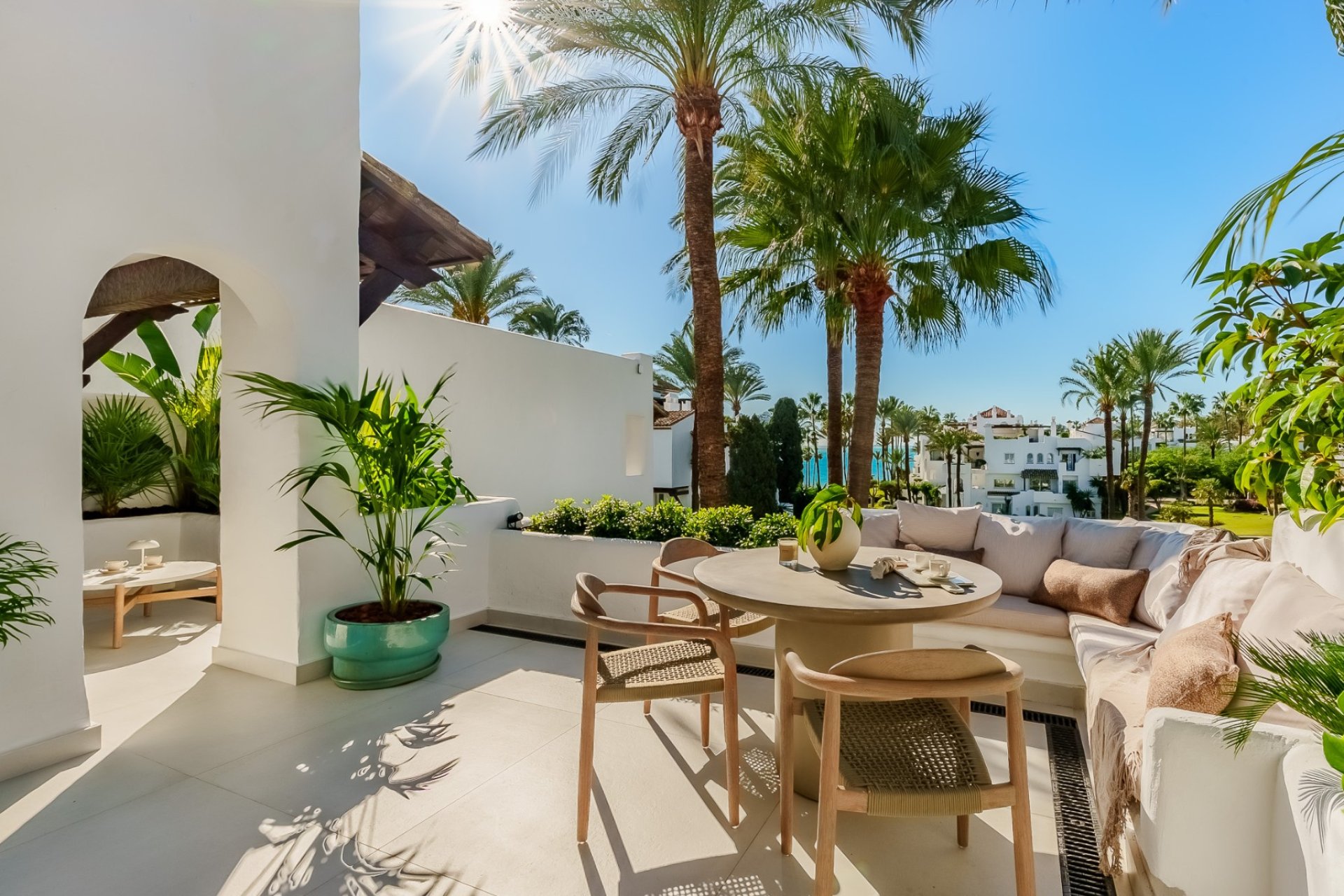 Reventa - apartment -
Estepona