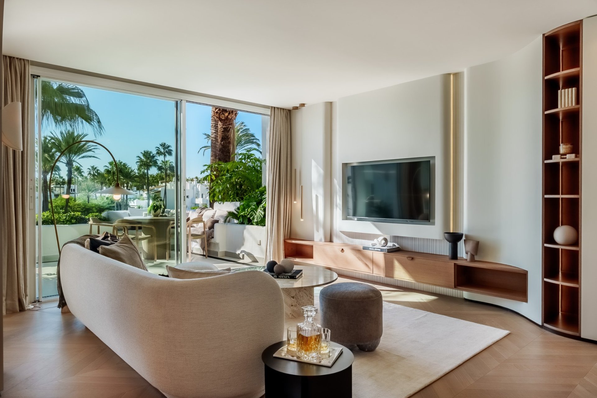 Reventa - apartment -
Estepona