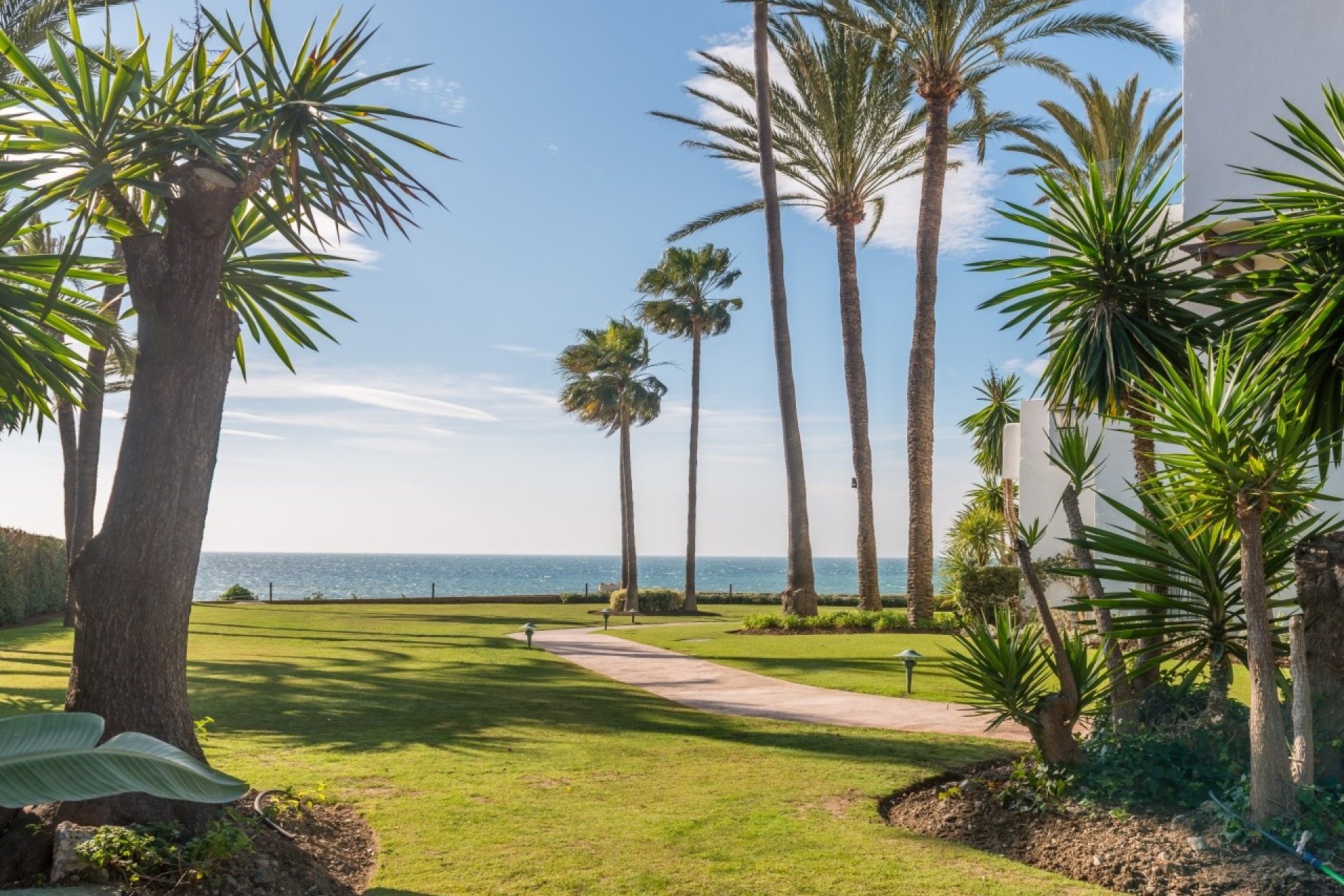 Reventa - apartment -
Estepona