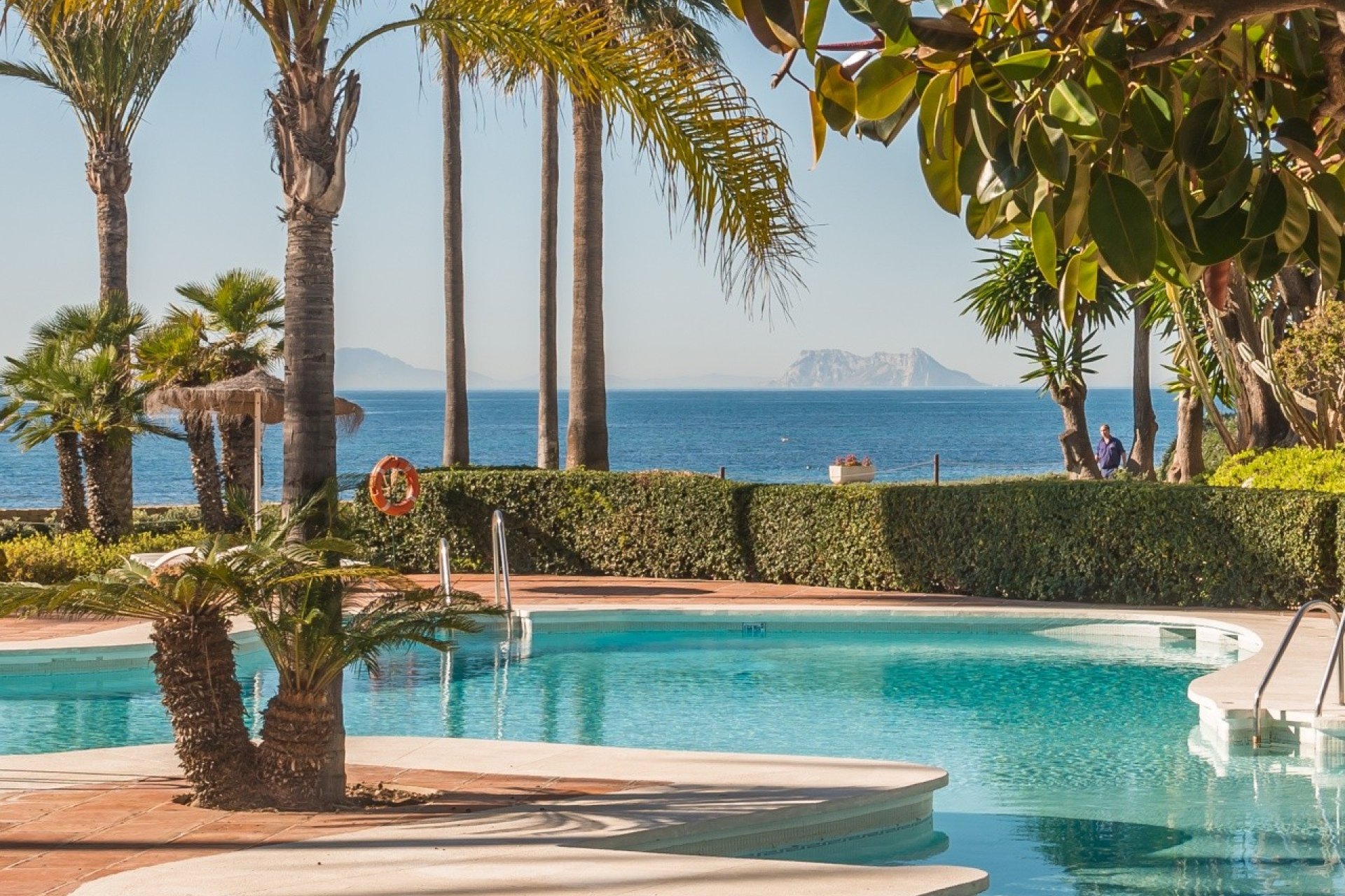 Reventa - apartment -
Estepona