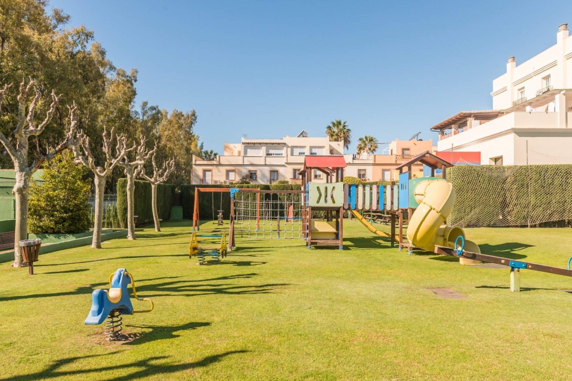 Reventa - apartment -
Estepona
