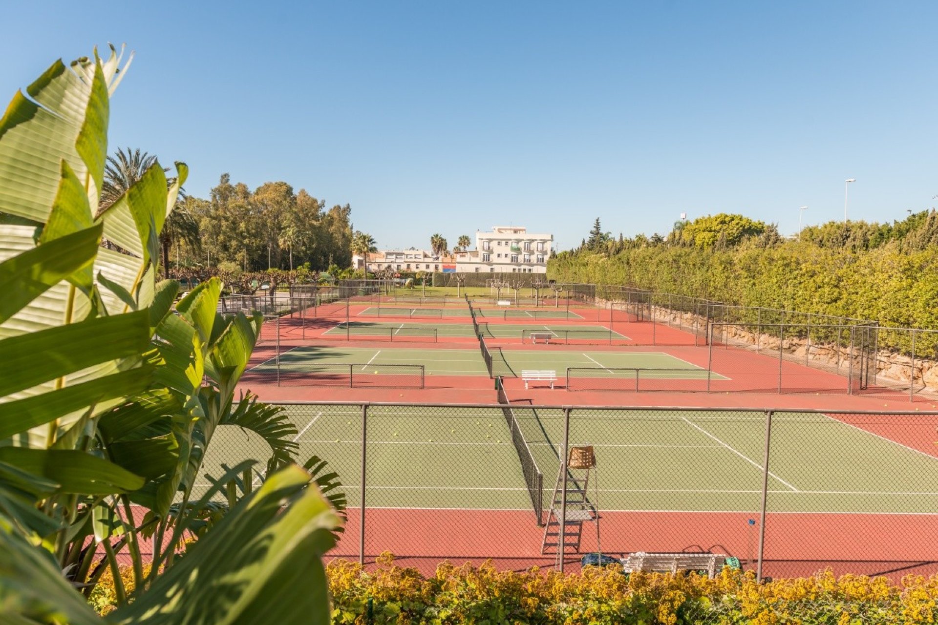 Reventa - apartment -
Estepona