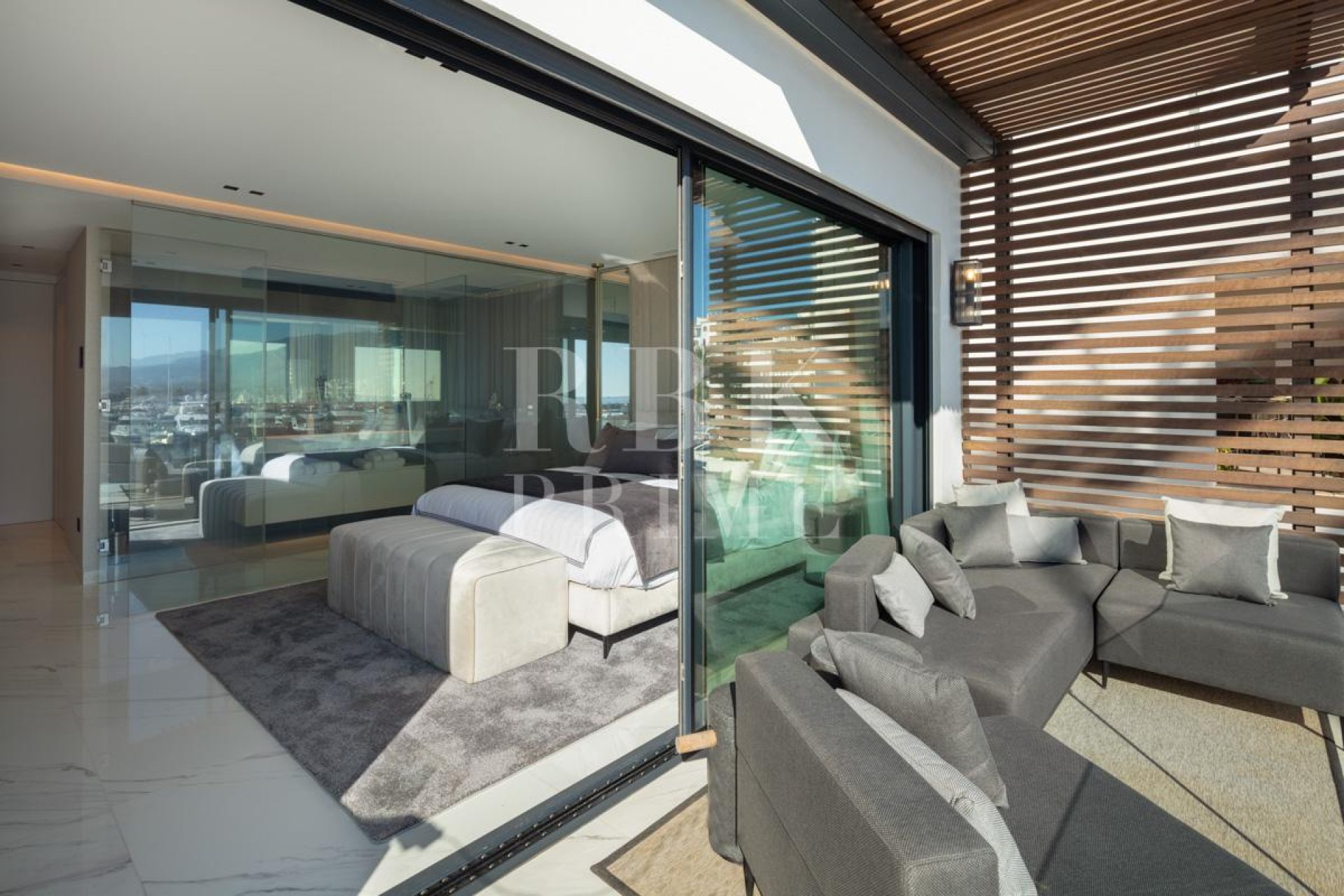 Reventa - apartment -
Malaga - Nueva Andalucía