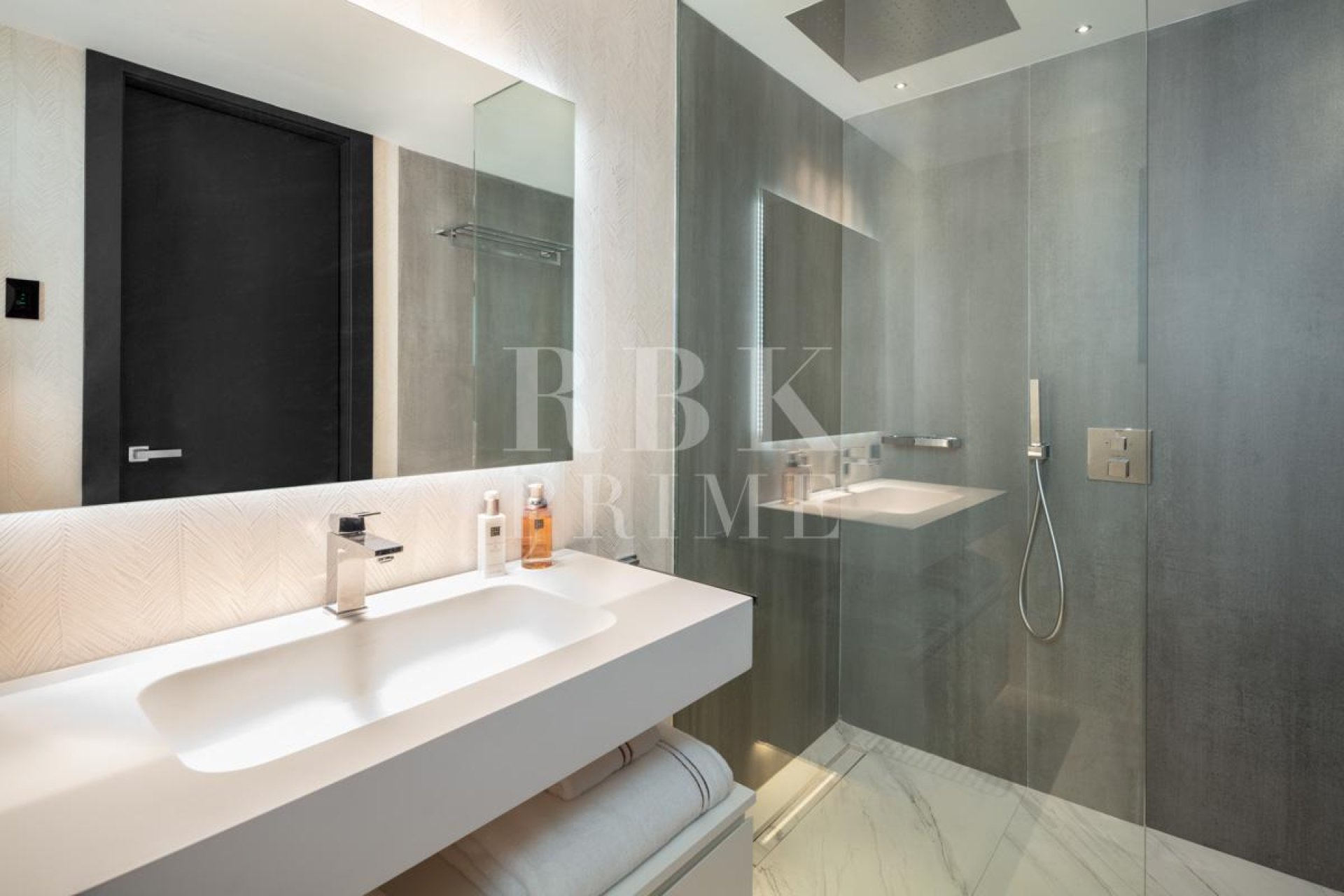 Reventa - apartment -
Malaga - Nueva Andalucía
