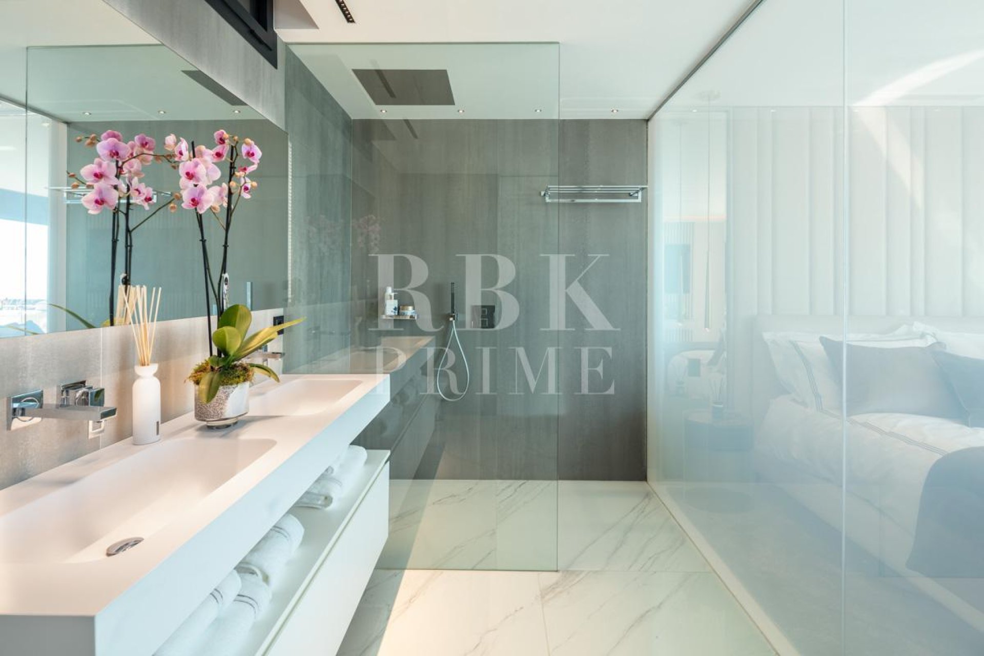 Reventa - apartment -
Malaga - Nueva Andalucía
