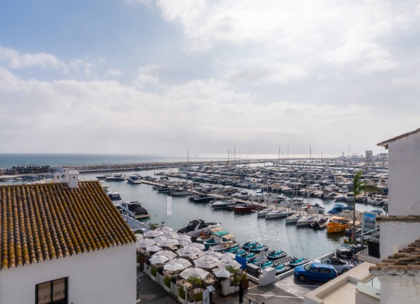 Reventa - apartment -
Marbella - Puerto Banús
