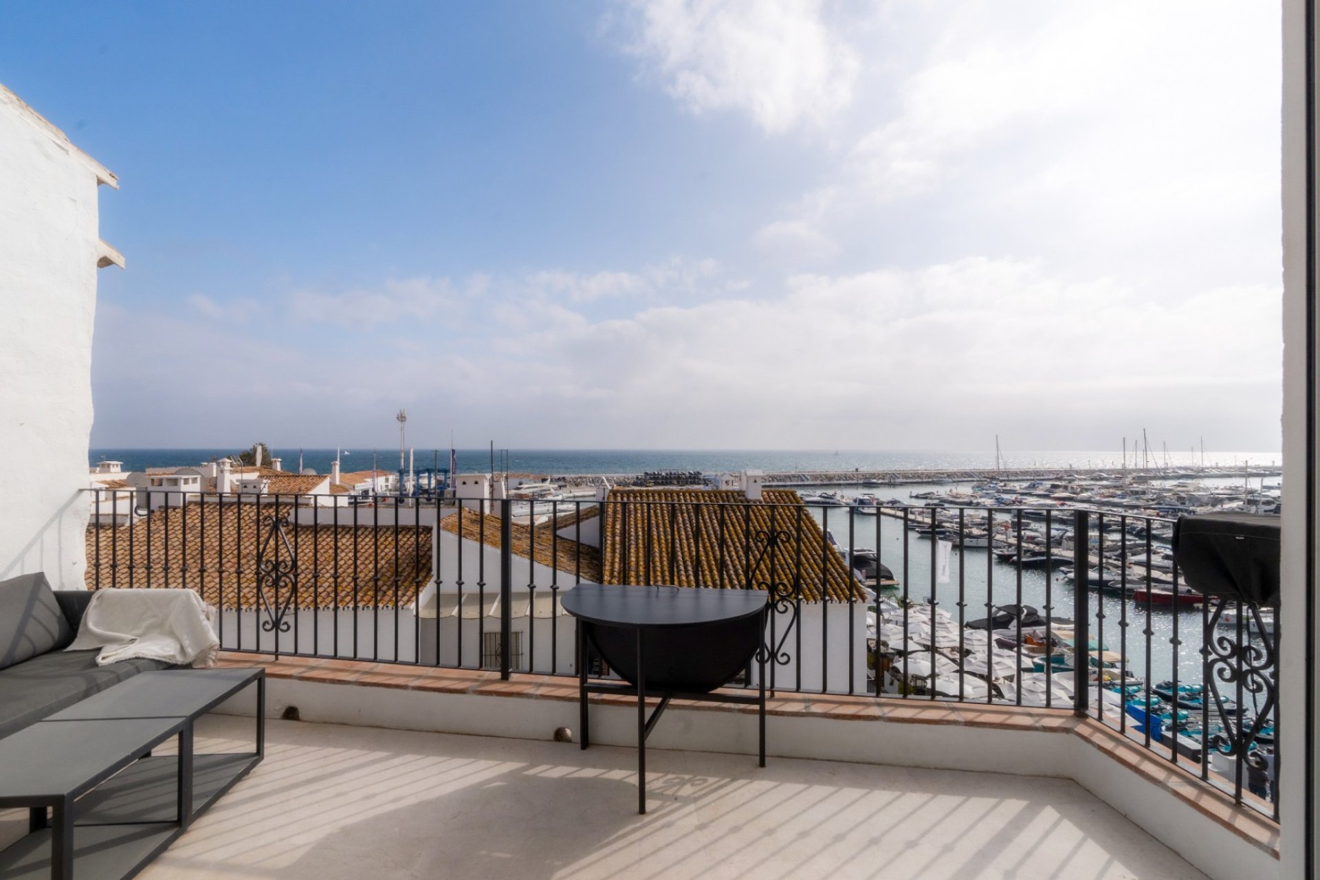Reventa - apartment -
Marbella - Puerto Banús