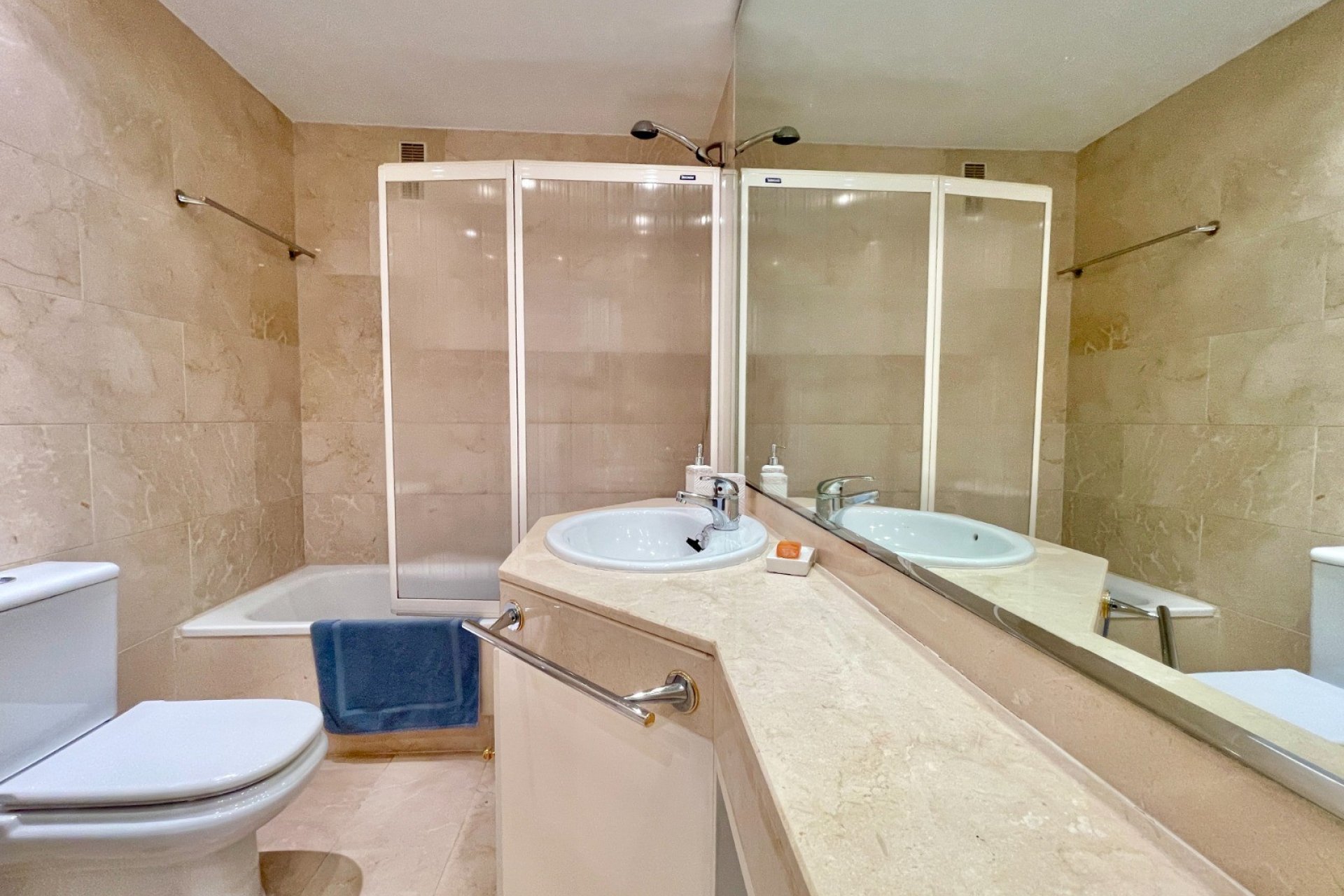 Reventa - apartment -
Marbella - Puerto Banús