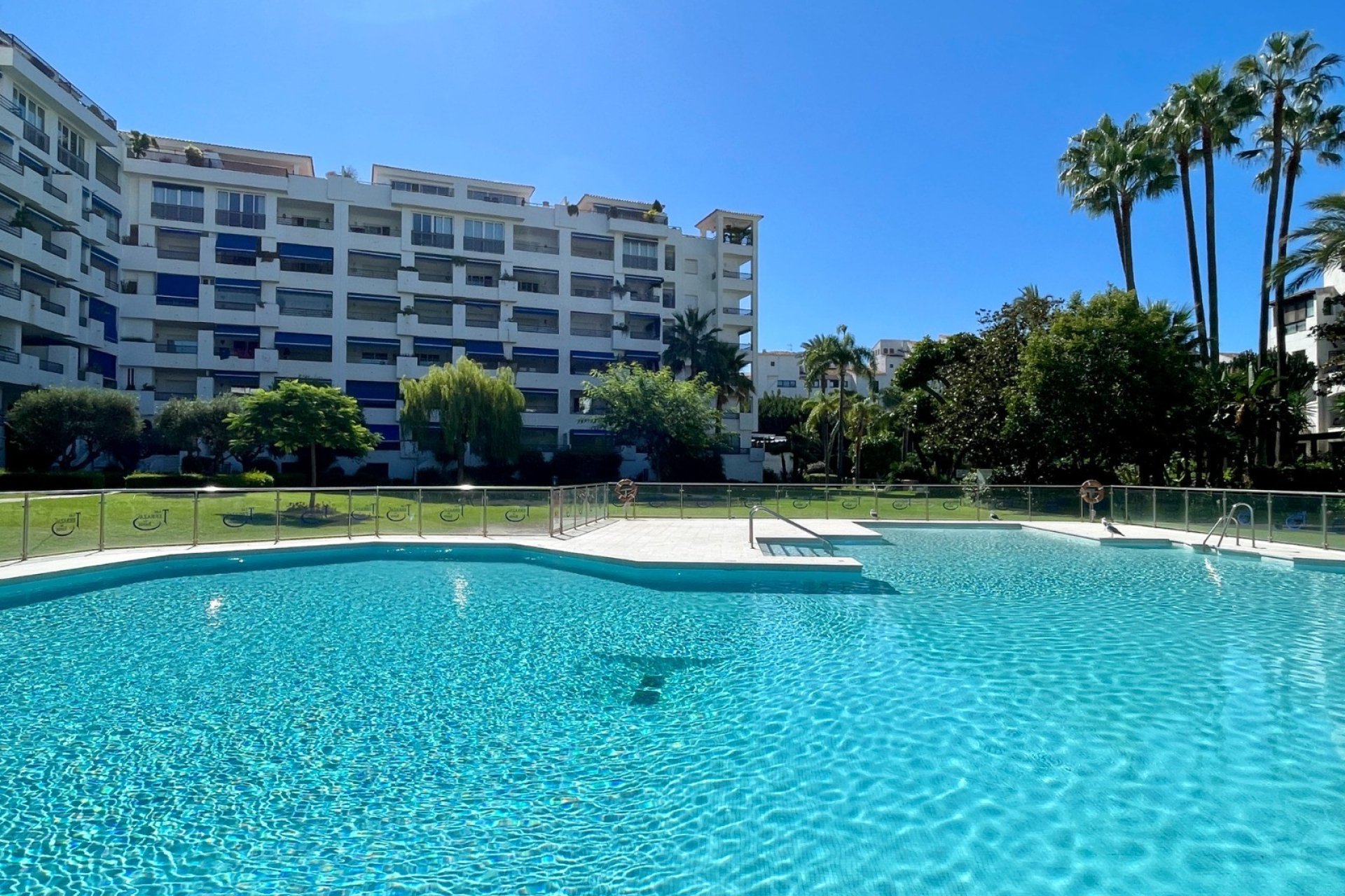 Reventa - apartment -
Marbella - Puerto Banús
