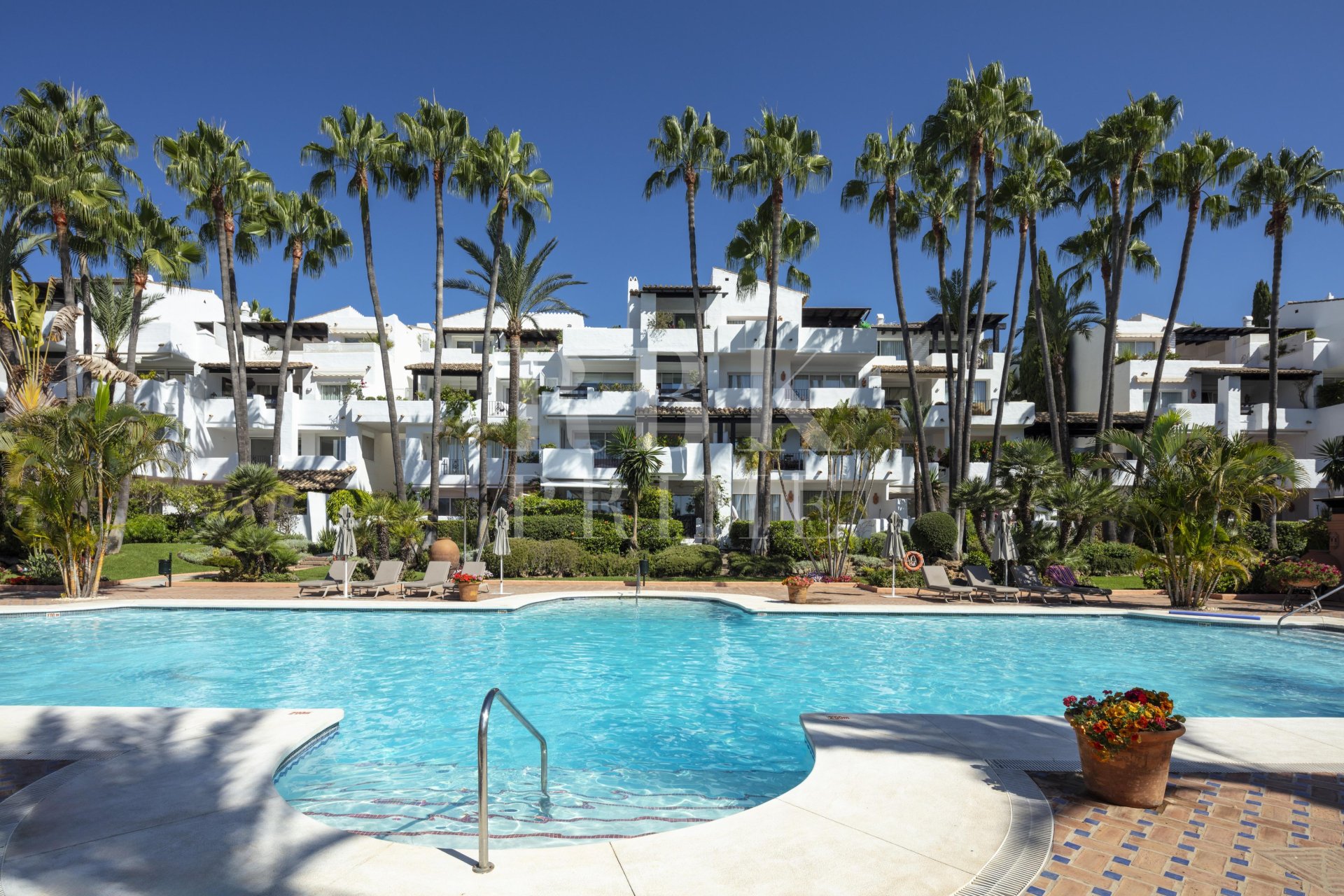 Reventa - apartment -
Marbella