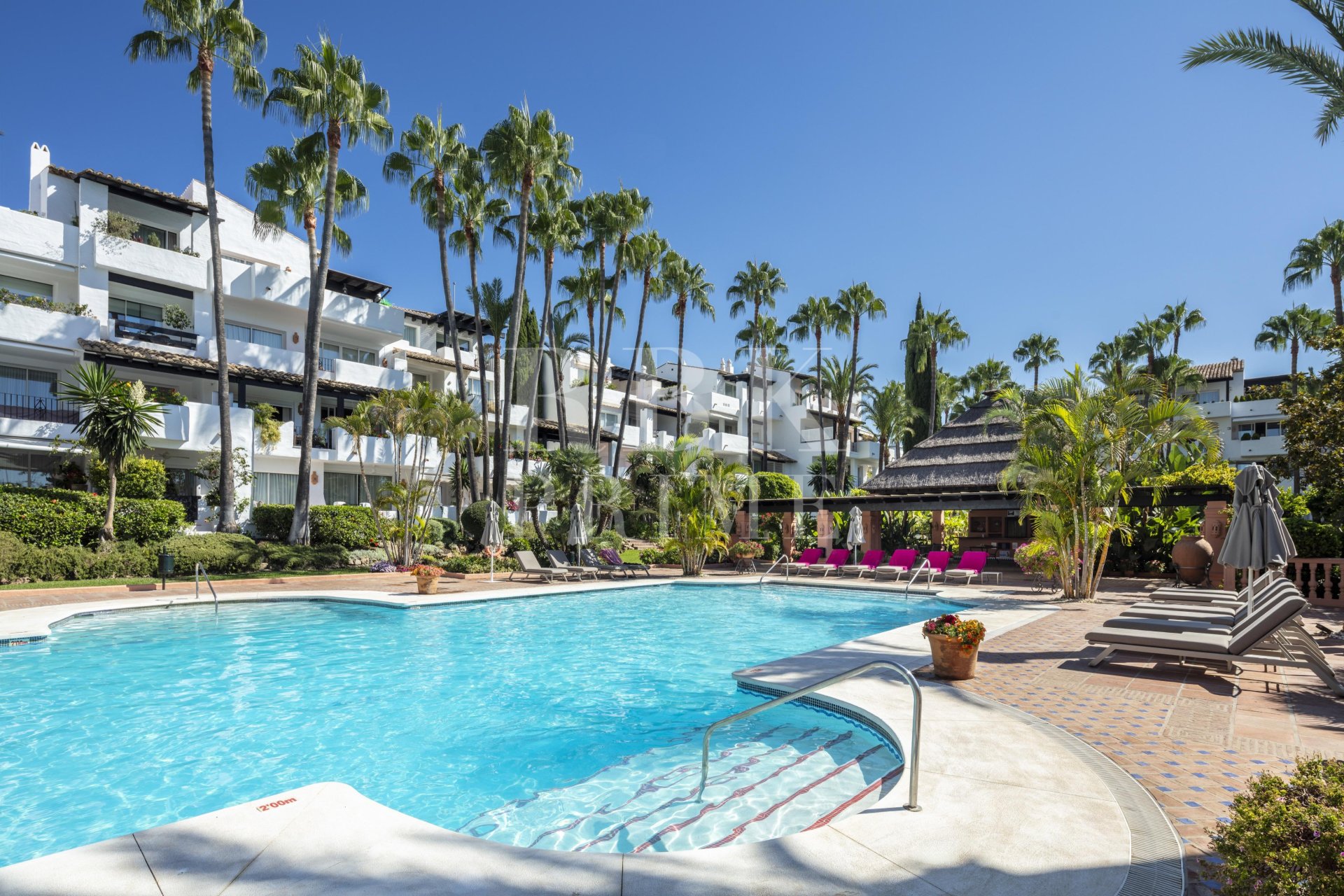 Reventa - apartment -
Marbella