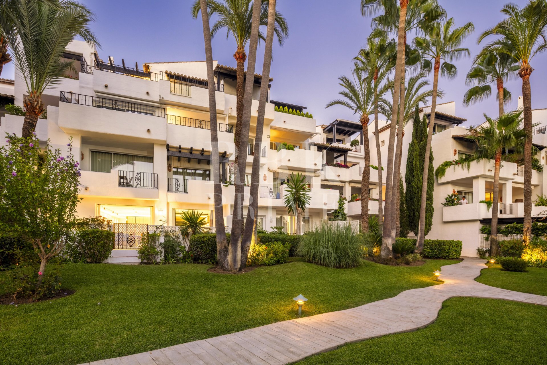 Reventa - apartment -
Marbella