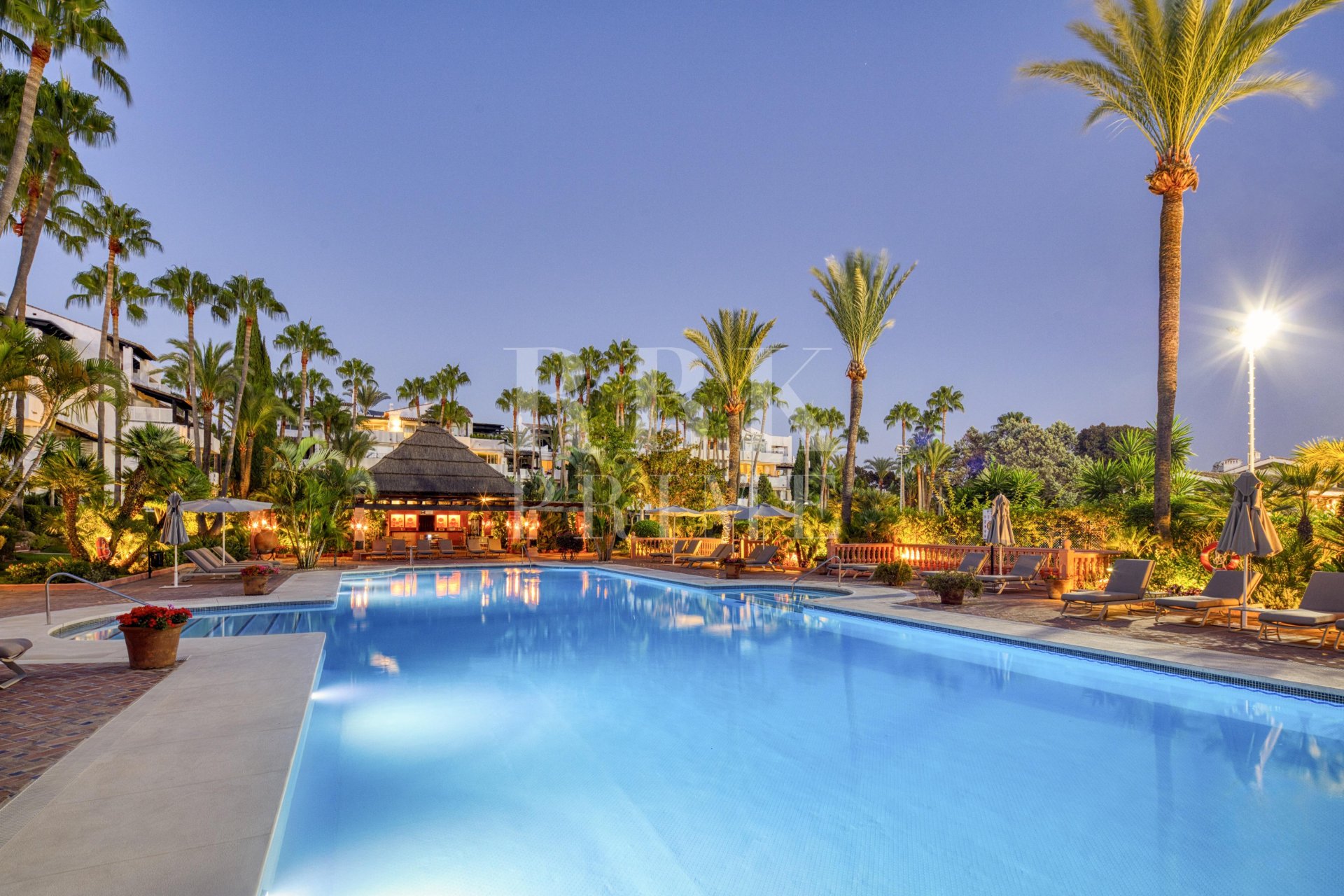 Reventa - apartment -
Marbella