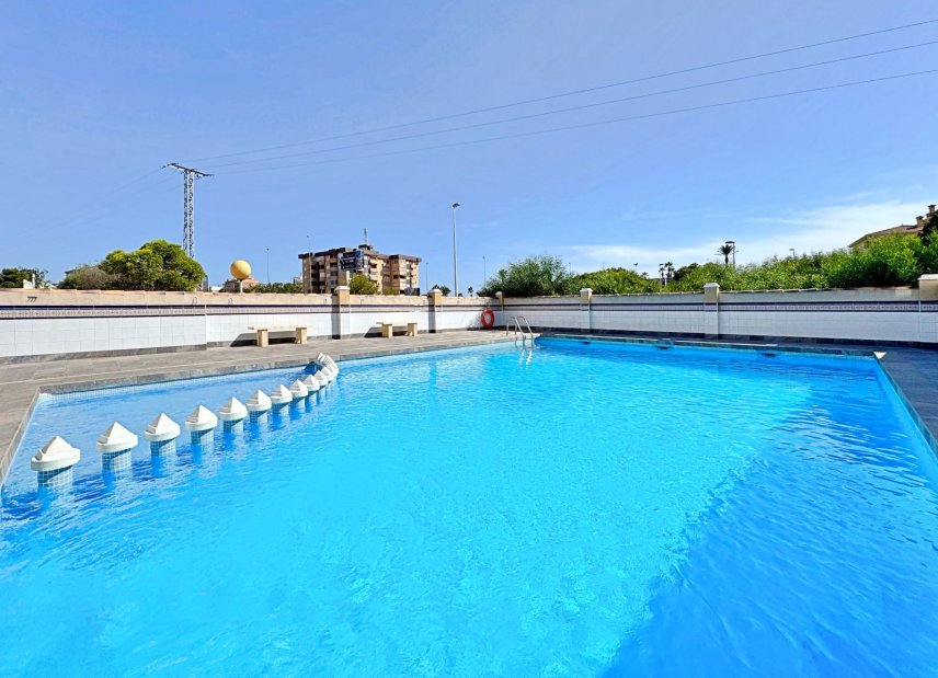 Reventa - apartment -
Orihuela Costa - La Zenia
