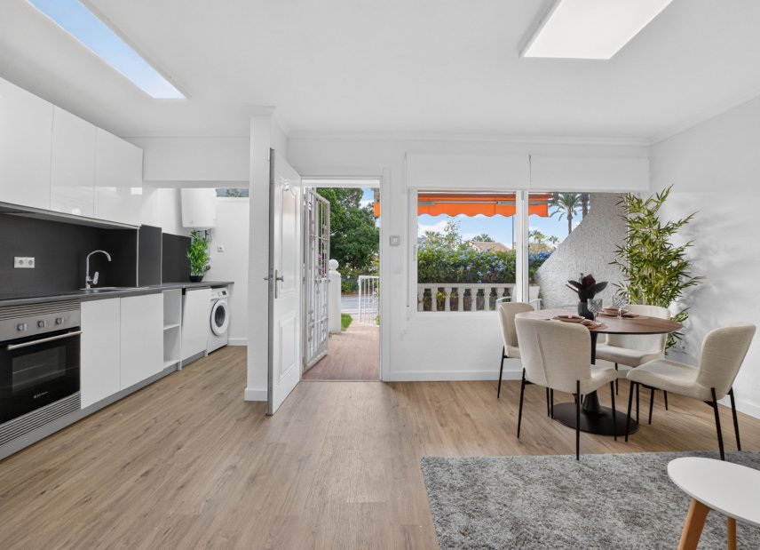 Reventa - apartment -
Orihuela Costa - Villamartín