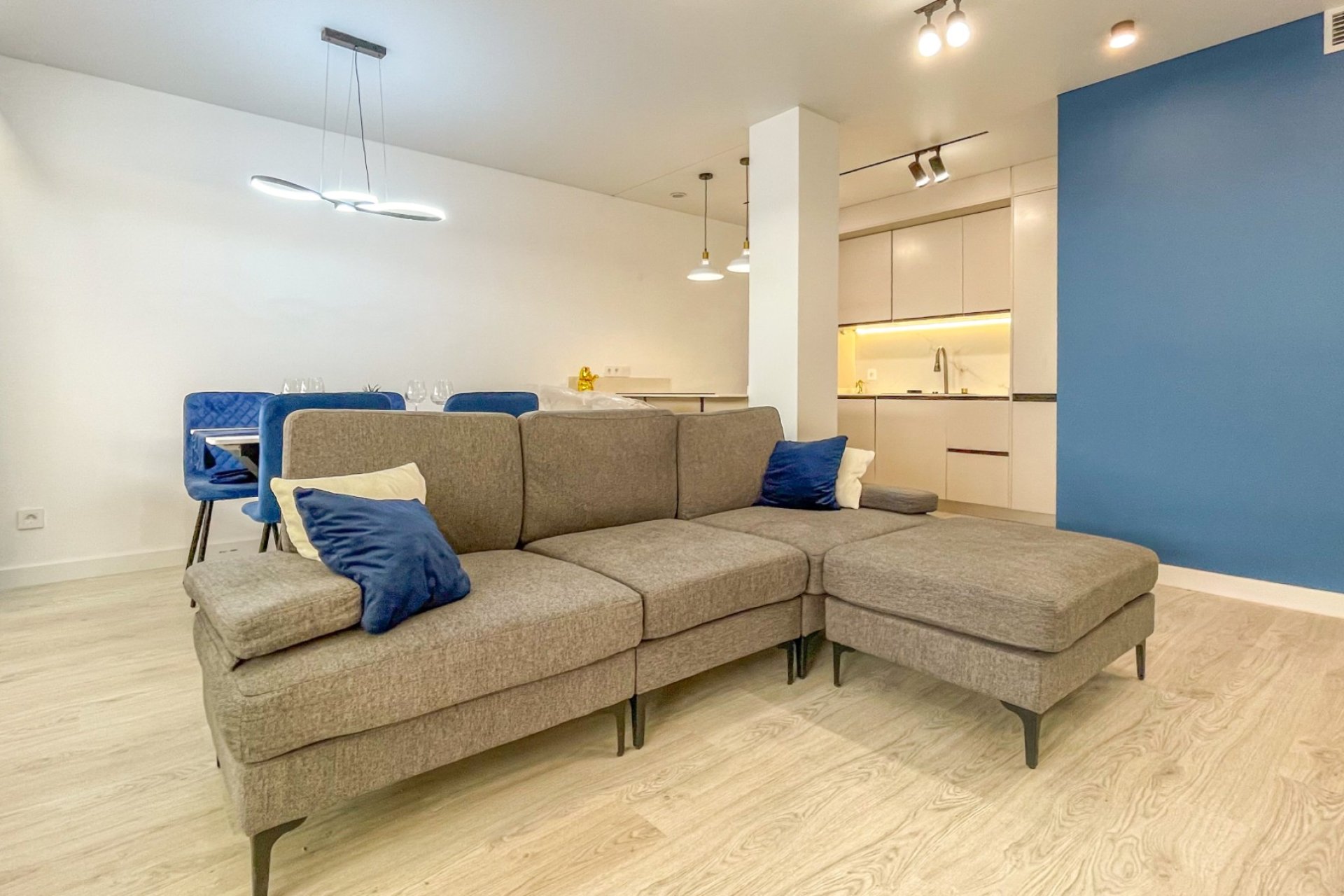 Reventa - apartment -
Torrevieja - Playa Los Naufragos