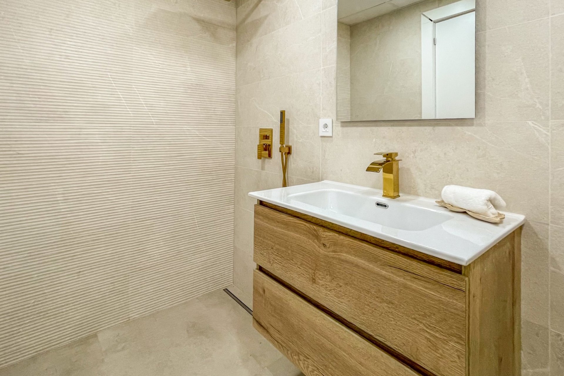 Reventa - apartment -
Torrevieja - Playa Los Naufragos