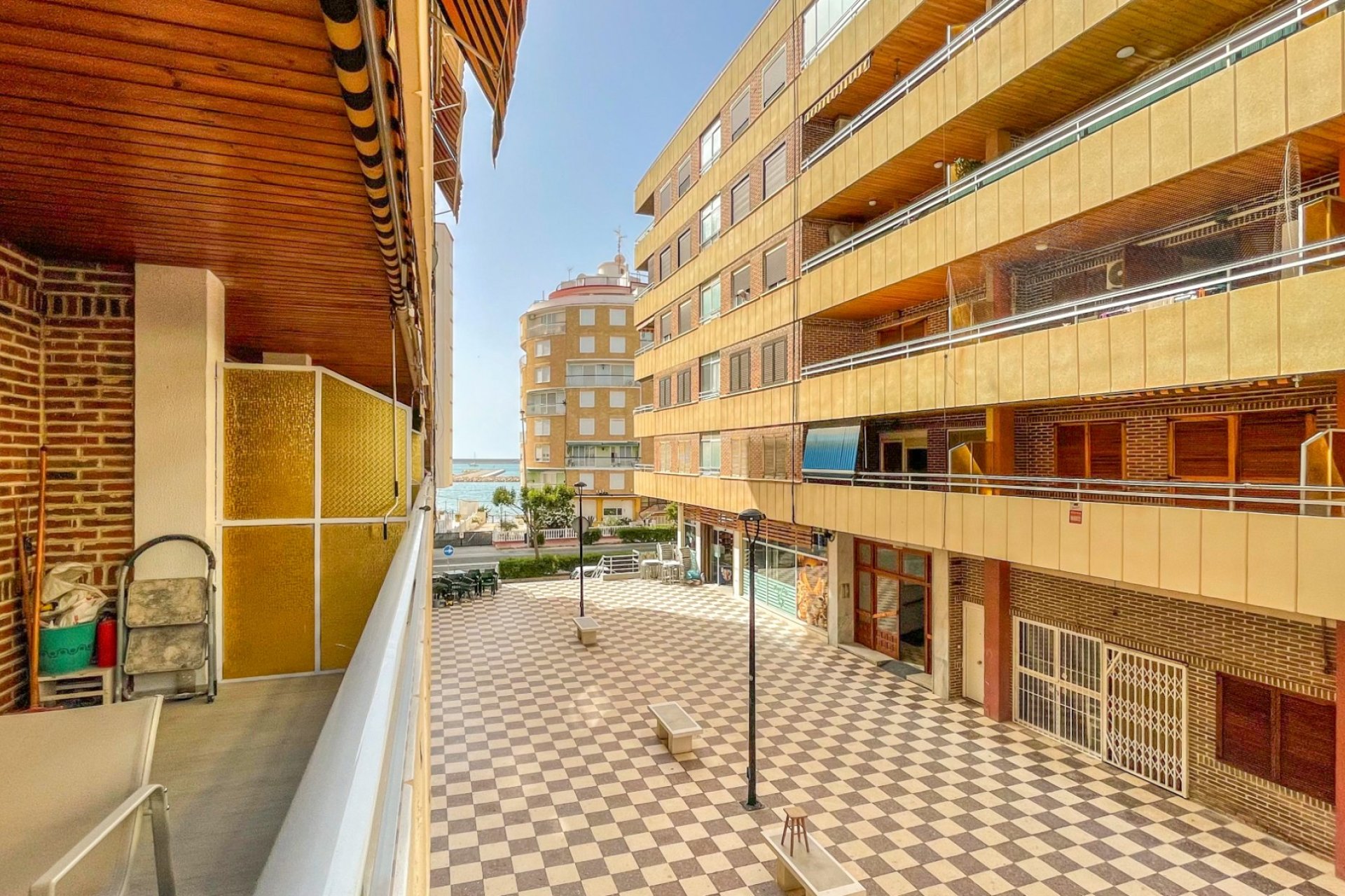 Reventa - apartment -
Torrevieja - Playa Los Naufragos